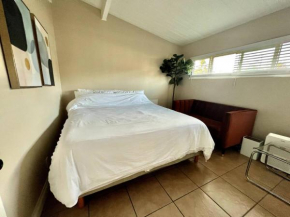 2 Bedroom close to downtown and beach